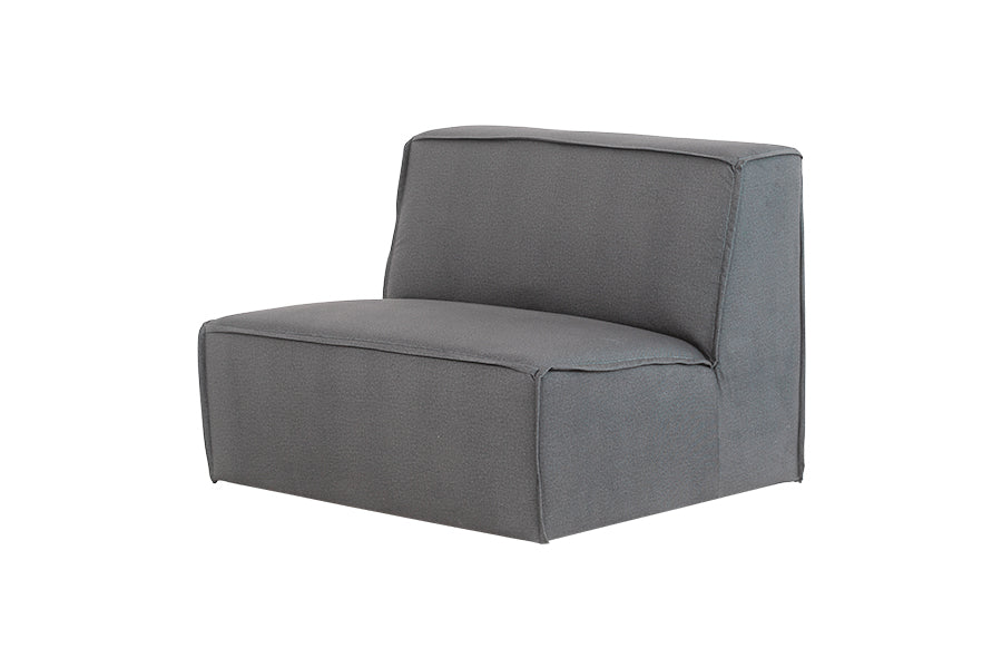 foto do sofá moderno 1 lugar módulo central maraú na cor cinza claro em fundo branco visto na diagonal