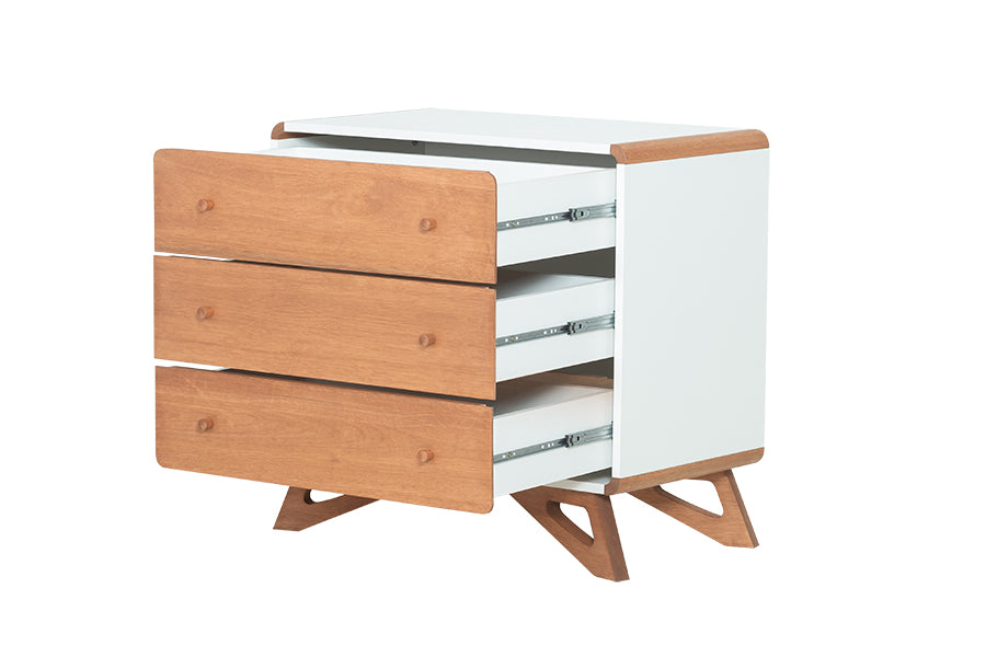 Cômoda para Quarto 3 Gavetas Baori - Branco e Jatobá com gavetas abertas