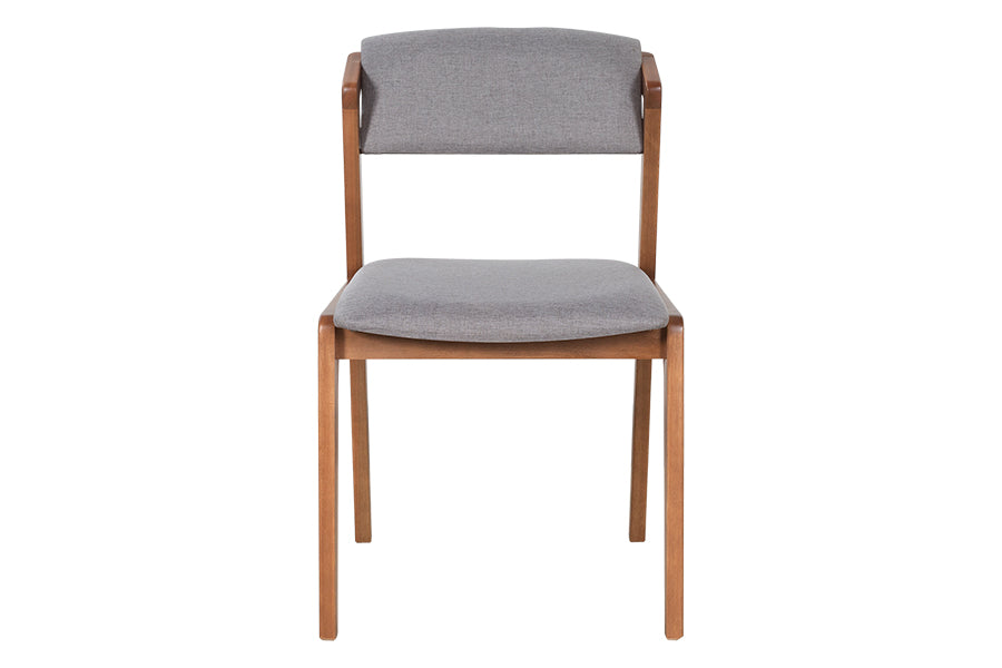 Cadeira de Jantar Santorini - Avelã e Tecido Cinza vista de frente