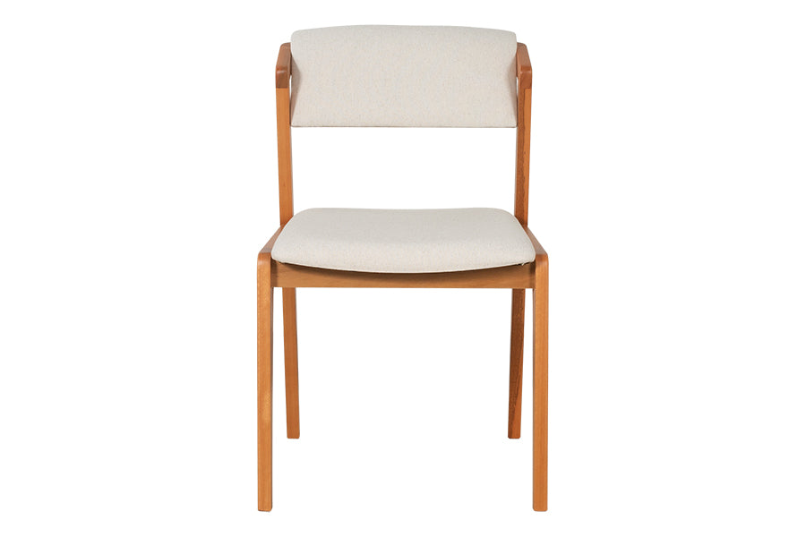 Cadeira de Jantar Santorini - Mel e Tecido Cru visto de frente