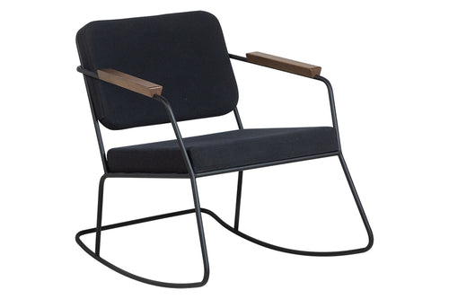 cadeira de balanco com estrutura de metal