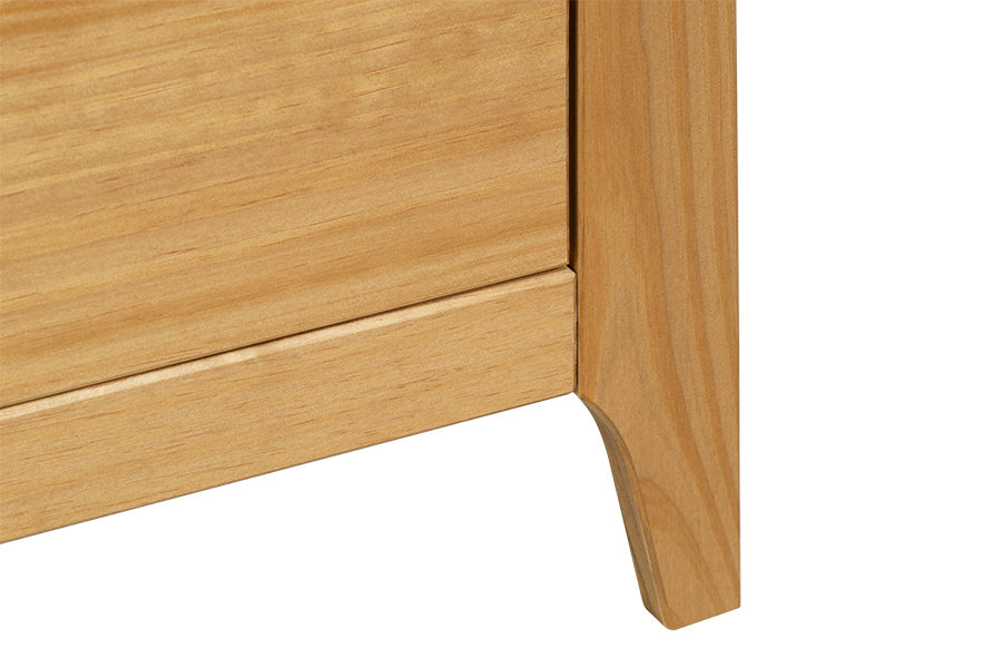 Mesa de Cabeceira 2 Gavetas Lice Mel detalhe pés
