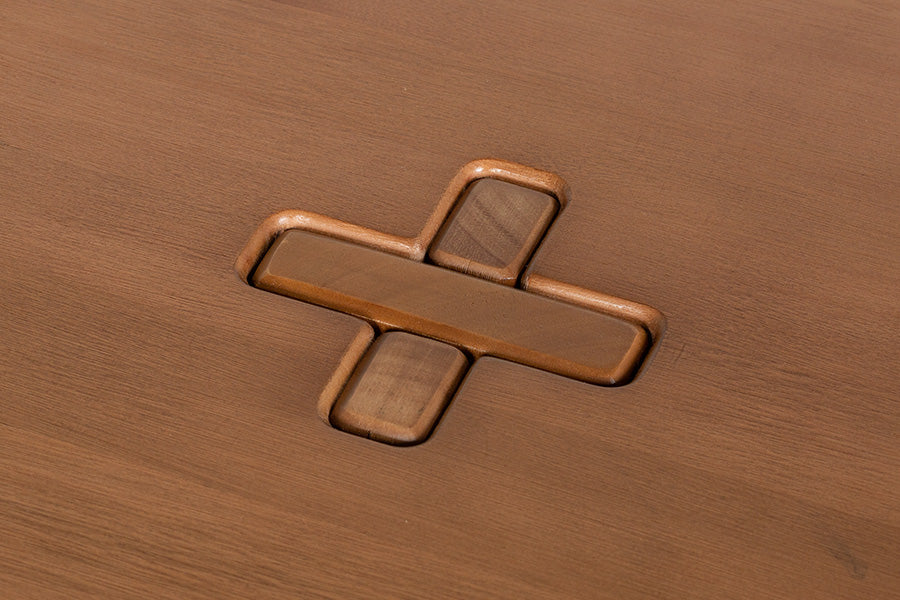 banqueta quadrada mimo em fundo branco detalhes assento