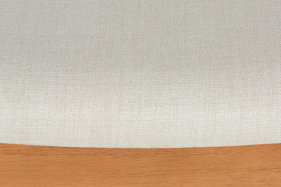 Banco de Madeira 3 lugares Aconchego 161x42 cm Mel e Tecido Creme detalhe tecido