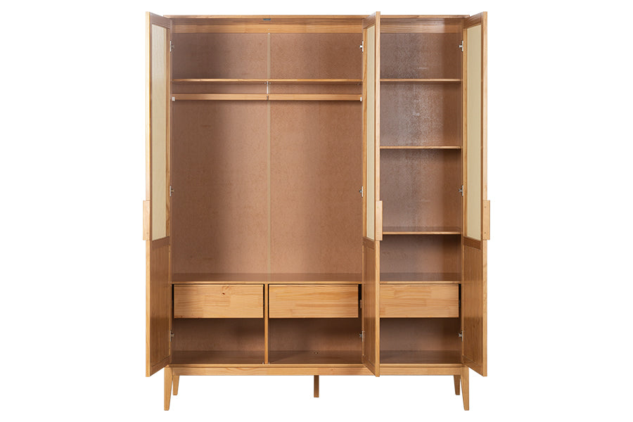 Guarda-Roupa 3 portas Serena visto de frente com portas abertas