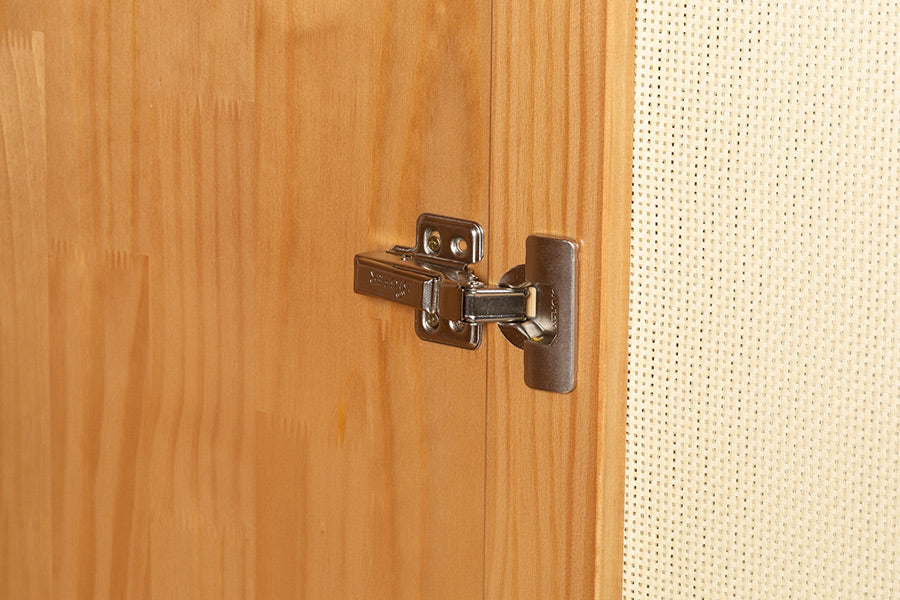 Guarda-Roupa 3 portas Serena detalhe dobradiça