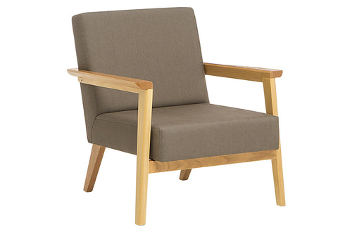 poltrona para sala caju marrom em fundo infinito vista na diagonal