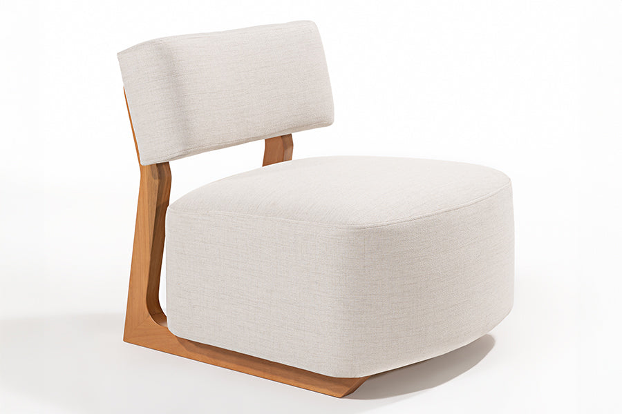 Poltrona para Sala Doma Mel e Tecido Creme
