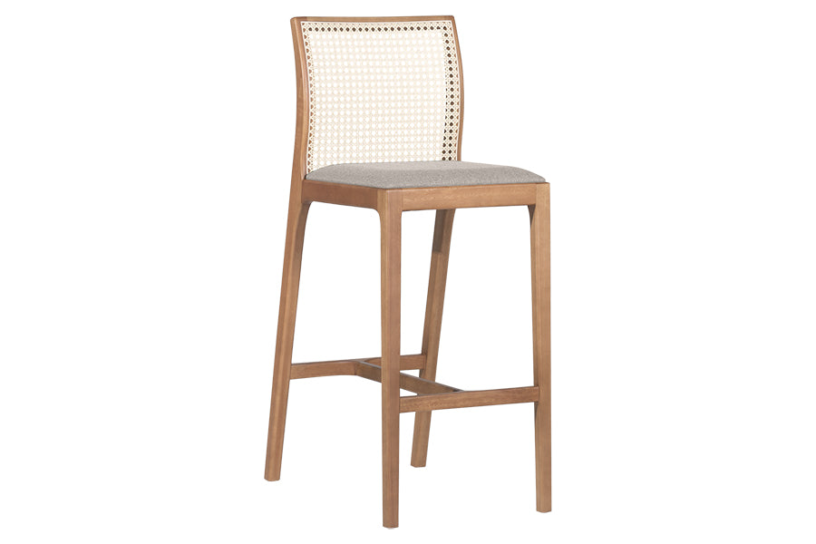 banqueta para bancada alta lira bege em fundo infinito visto em diagonal