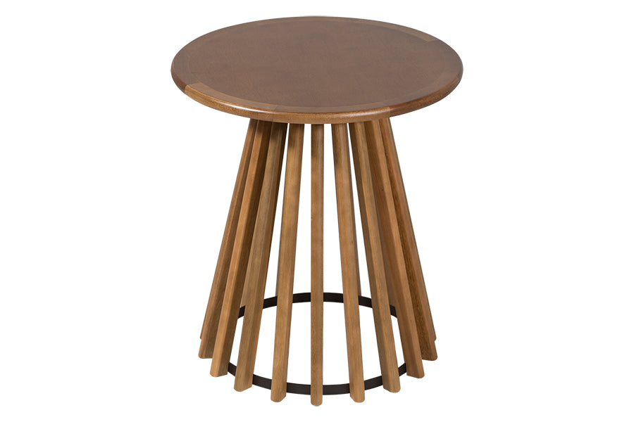 Mesa lateral redonda Didion cor avelã vista de frente em fundo branco