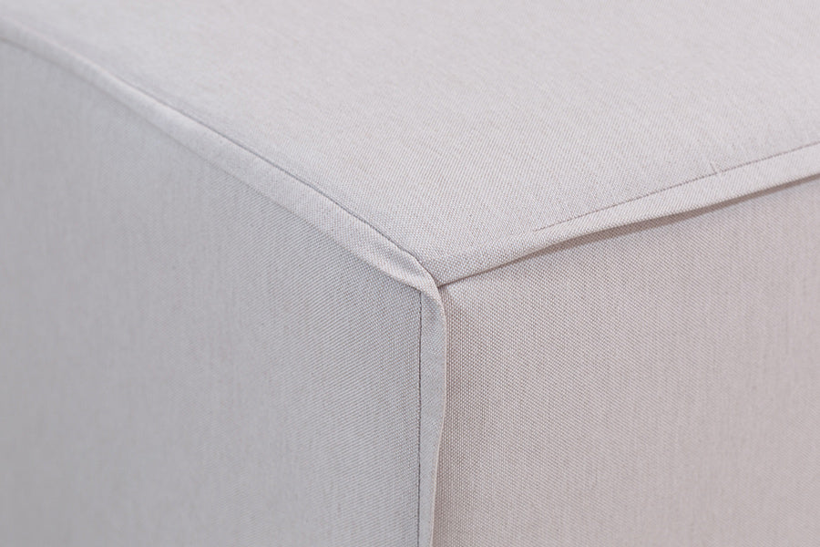 foto do sofá 1 lugar módulo central maraú na cor bege detalhe costura