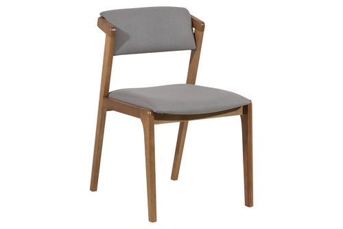 cadeira estofada santorini avela e tecido cinza para sala de jantar vista em perspectiva