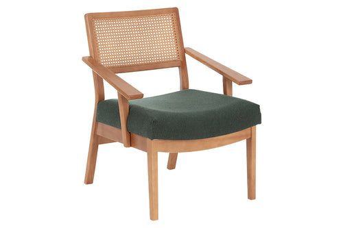 poltrona para sala vitrola nozes com tecido verde vista em diagonal em fundo branco