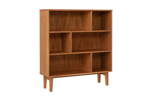 estante com nichos charme doce de leite escovado vista de frente em fundo branco