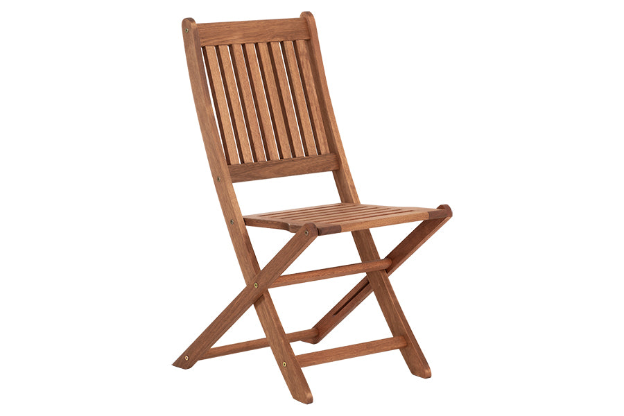 cadeira de madeira dobravel jatoba em fundo infinito visto em diagonal