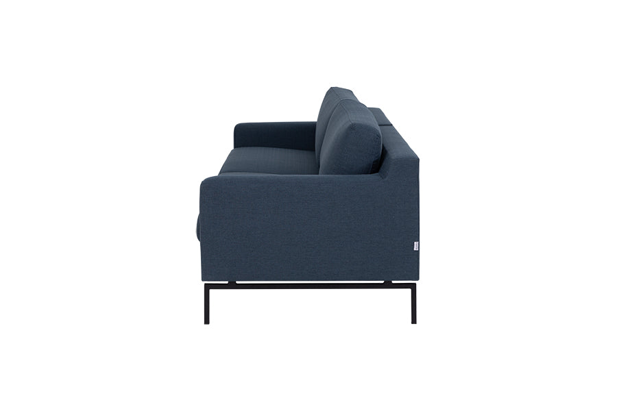 sofá 3 lugares berlim azul vista lateral em fundo branco