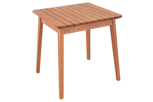 mesa para varanda 4 lugares garden castanheira em fundo infinito visto na diagonal