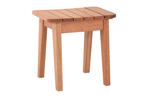 banqueta para cozinha baixa garden castanheira em fundo infinito visto na diagonal