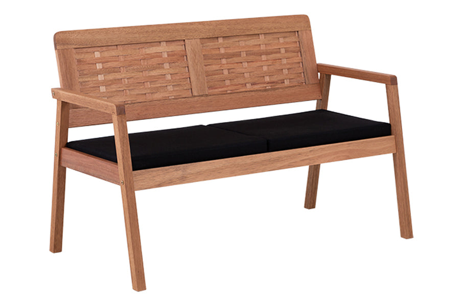 sofá rústico para sala traço castanheira em fundo infinito visto na diagonal