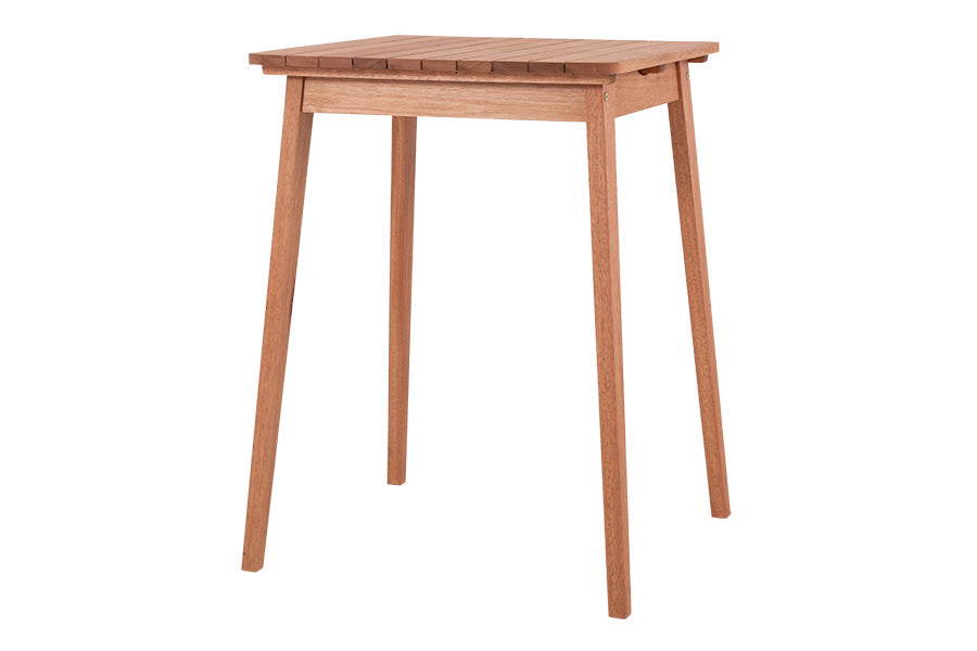 mesa alta bistro garden castanheira em fundo infinito visto de frente