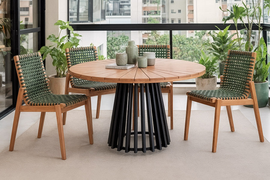 mesa gourmet base preta e cadeiras trama corda verde ambientados na varanda