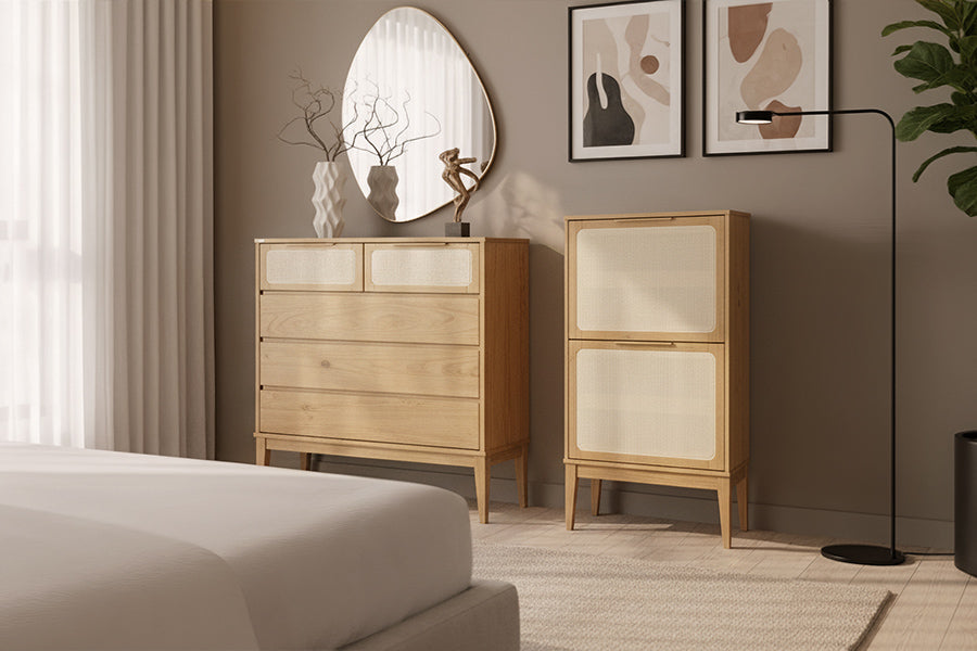 cômoda e sapateira serena ambientadas no quarto