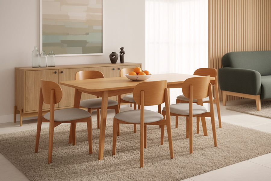 mesa maria com cadeiras maria areia ambientadas na sala de jantar