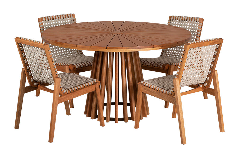 mesa de jantar gourmet mel e quatro cadeiras trama corda areia no fundo branco