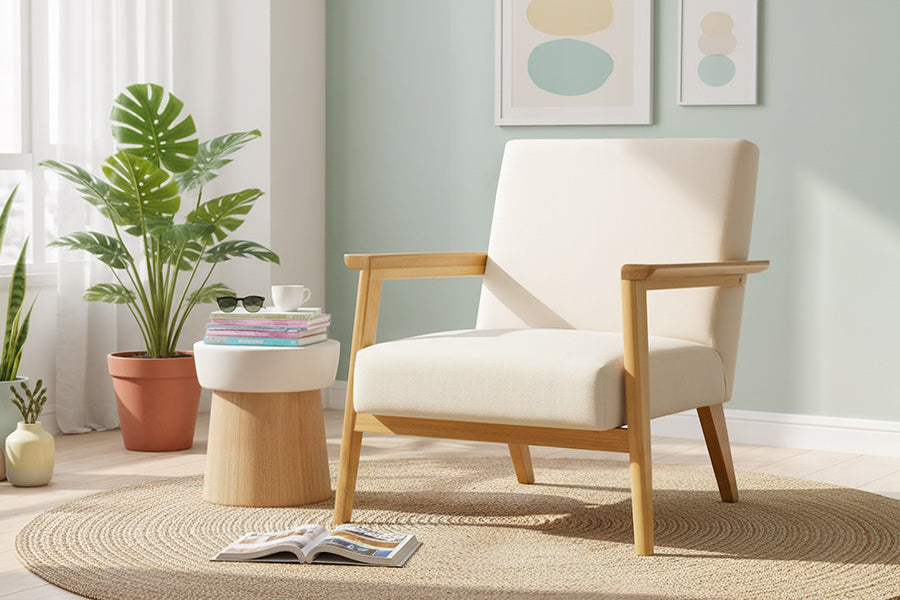 poltrona caju cru ambientado na sala de estar