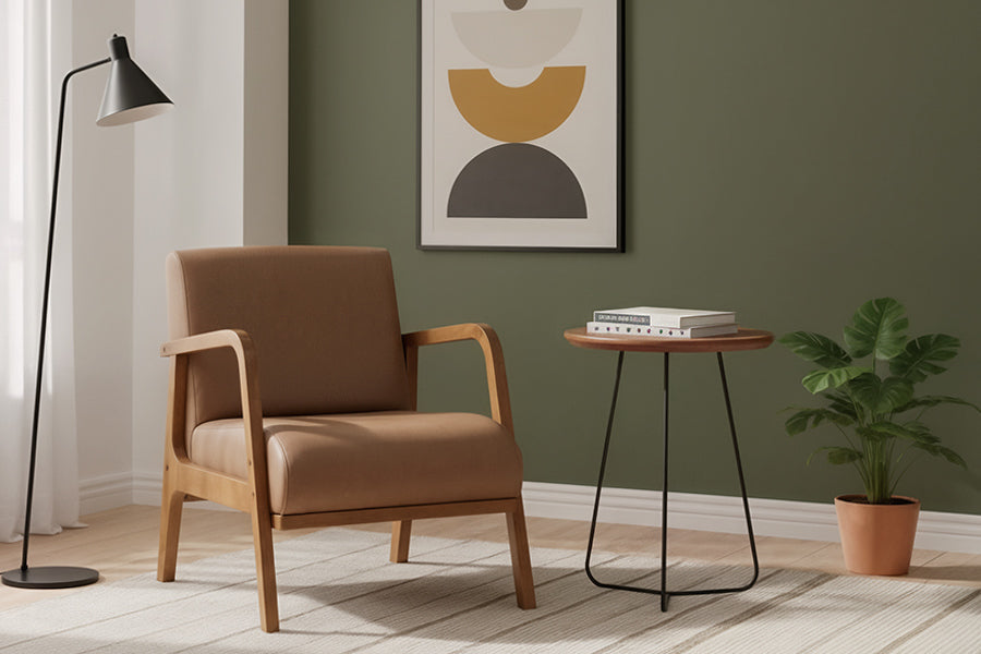 poltrona mocca e mesa lateral jade 59cm ambientadas na sala de estar