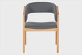 Cadeira com Braços Marconi - Tecido Cinza vista em varios angulos