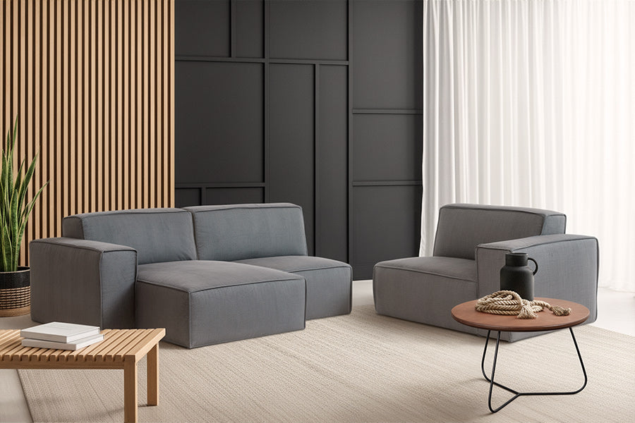sofa marau cinza claro ambientado na sala de jantar