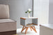 mesa lateral baori cinza claro e jatobá em sala de estar