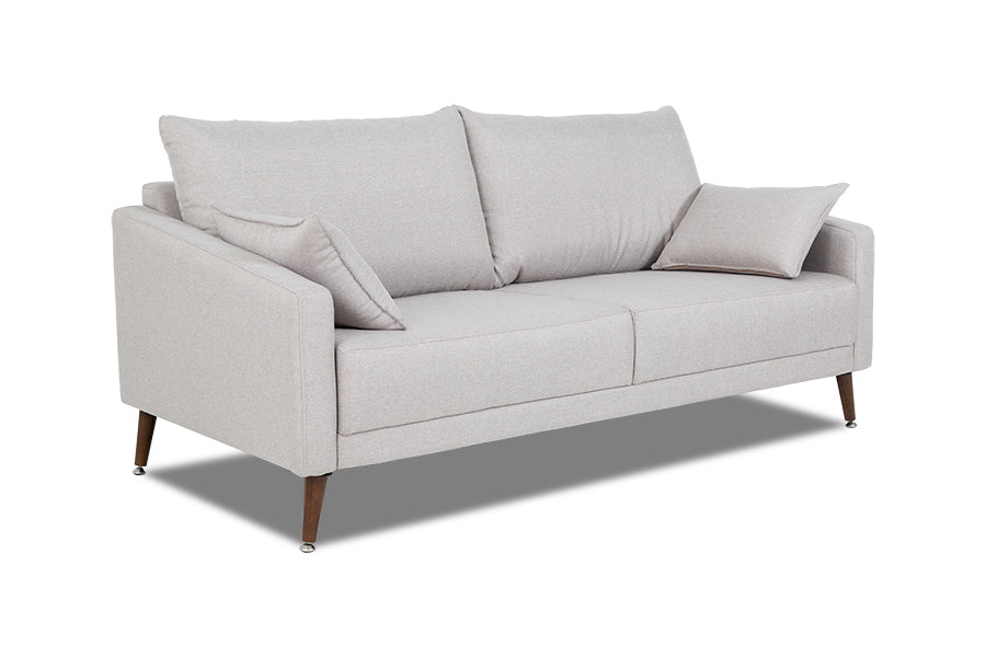 sofa 3 lugares malta cinza claro em fundo infinito visto na diagonal