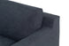 sofá 3 lugares detalhe encosto com almofada em fundo branco