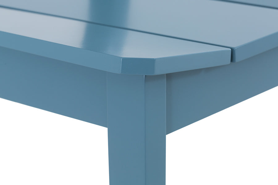 cadeira para escrivaninha uma azul claro em fundo infinito detalhe assento