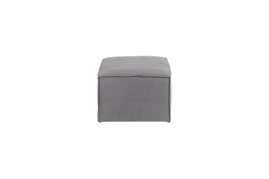 foto do sofá puff com enchimento módulo maraú na cor cinza claro em fundo branco visto de lado