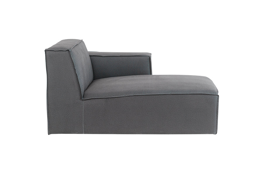 foto do sofa living modulo esquerdo com chaise maraú na cor cinza claro em fundo branco visto de lado