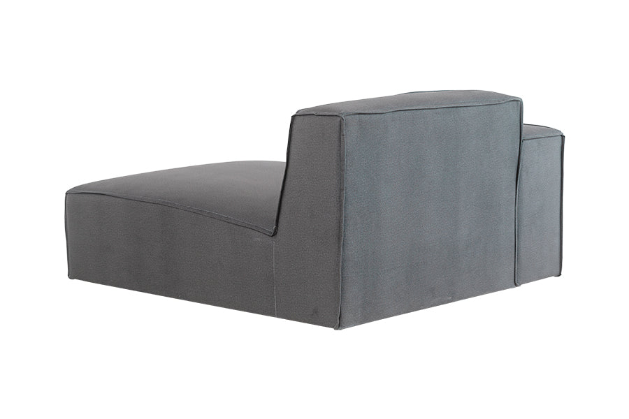 foto do sofa para sala módulo direito com chaise maraú na cor cinza claro em fundo branco visto de trás