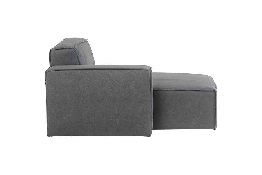 foto do sofa living módulo direito com chaise maraú na cor cinza claro em fundo branco visto de lado