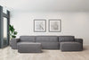 gif ambientado do sofá pequeno 1 lugar módulo central maraú na cor cinza claro visto de frente em sala de estar