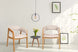 foto ambientada cadeira com braços marconi bege em sala de estar
