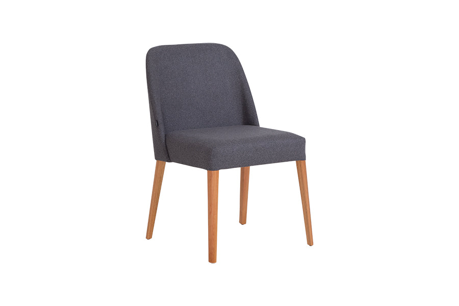 cadeira rosini base trigo e tecido cinza