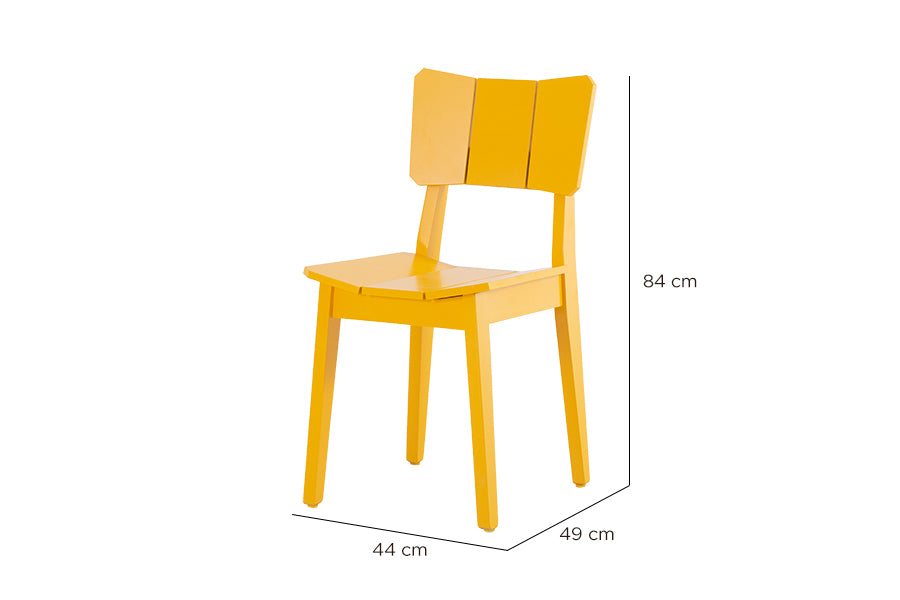 cadeira de escritório uma amarelo em fundo infinito com cotas