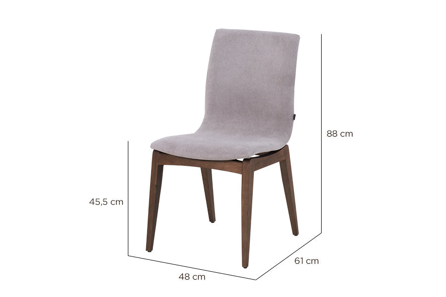 cadeiras estofadas fidalga base amêndoa e tecido cinza em fundo infinito visto em perspectiva com medidas