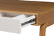 escrivaninha de madeira com gaveta mandal 130x72 off white em fundo infinito focando nos detalhes da gaveta