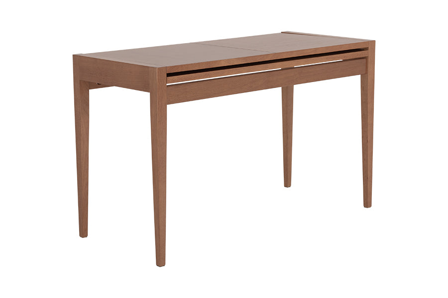 foto da mesa de jantar extensível pina na cor amêndoa em fundo branco vista na diagonal fechada