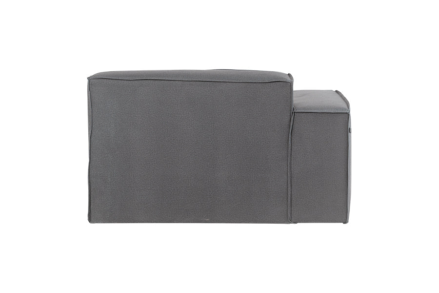 foto do sofa de linho módulo direito com chaise maraú na cor cinza claro em fundo branco visto de trás