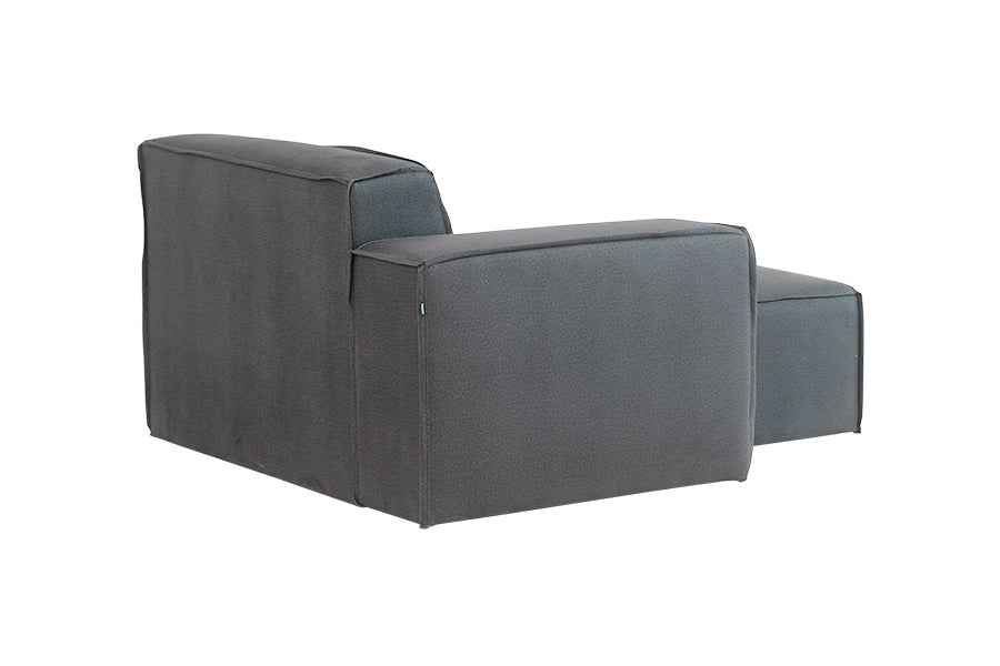 foto do sofa linho módulo direito com chaise maraú na cor cinza claro em fundo branco visto de trás