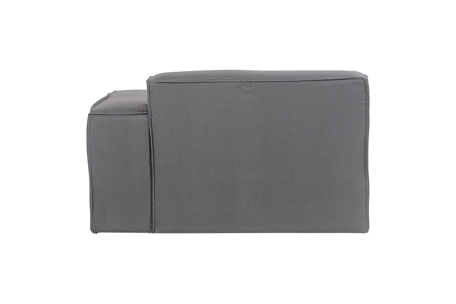 foto do sofa living módulo esquerdo maraú na cor cinza claro em fundo branco visto de trás